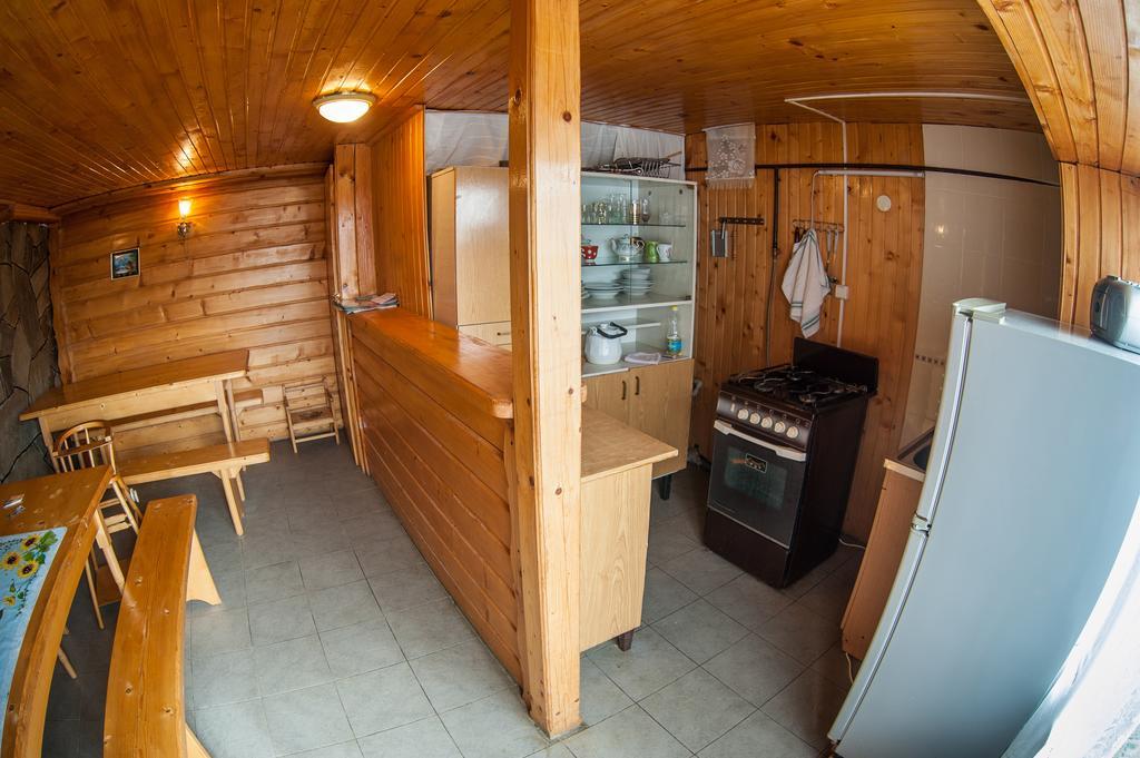 Gazdіvska Hata Guest House Yaremche Room photo