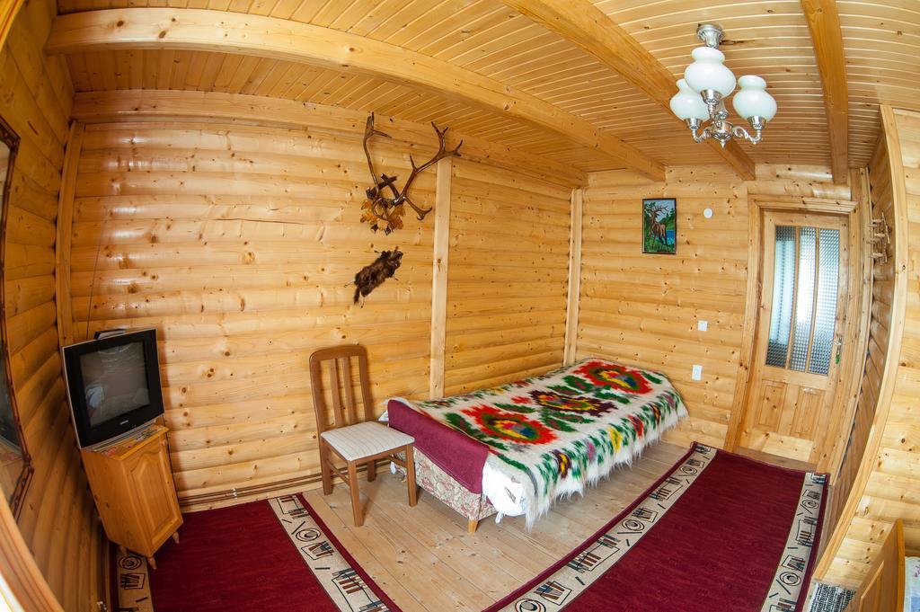 Gazdіvska Hata Guest House Yaremche Room photo